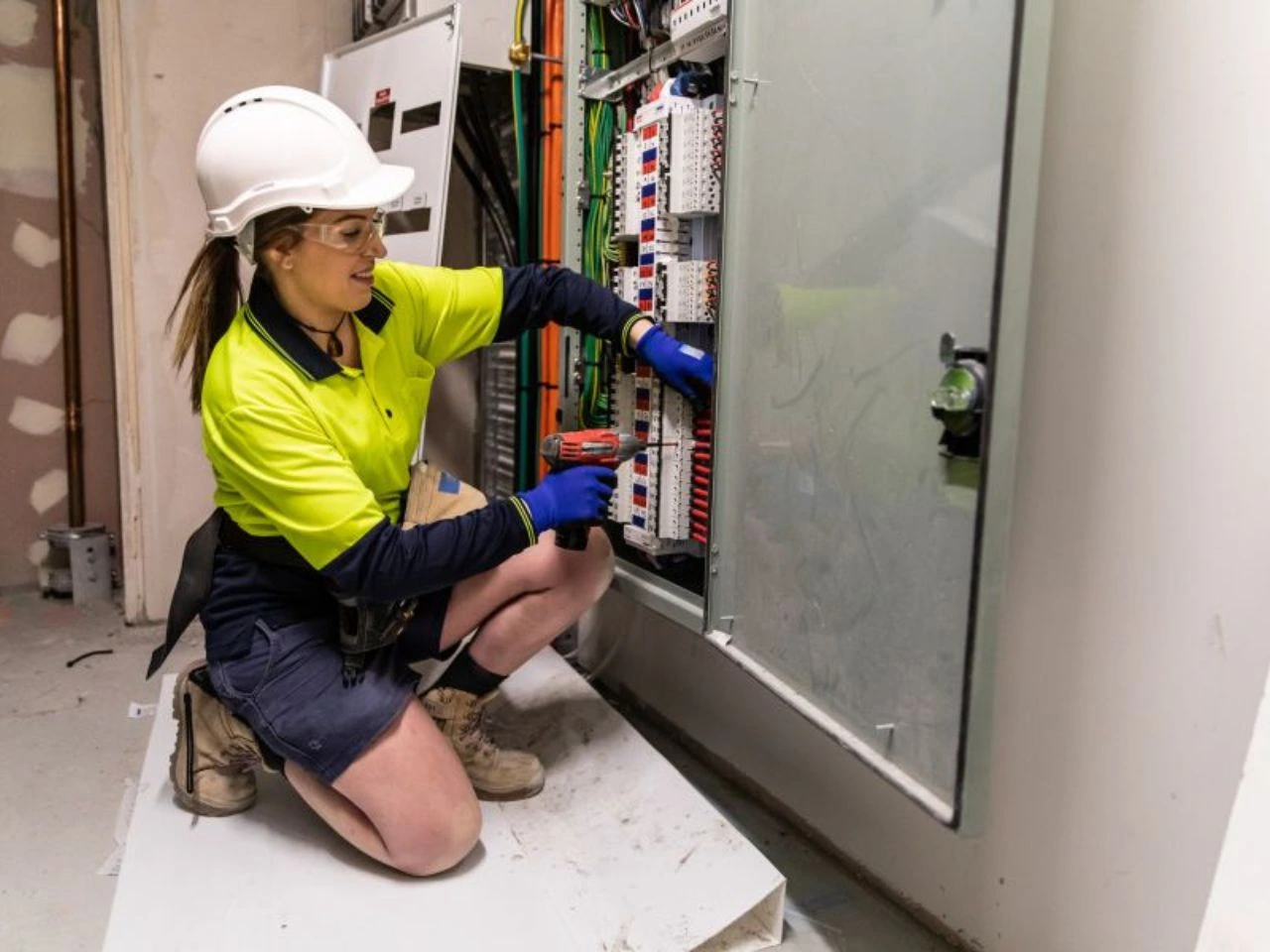 Electricians in Dubai